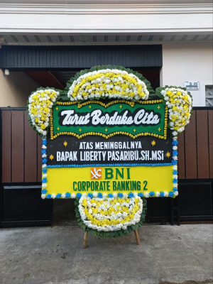 Papan Bunga Duka di Ambalawi