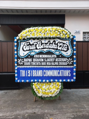 Papan Bunga Duka di Ambalawi